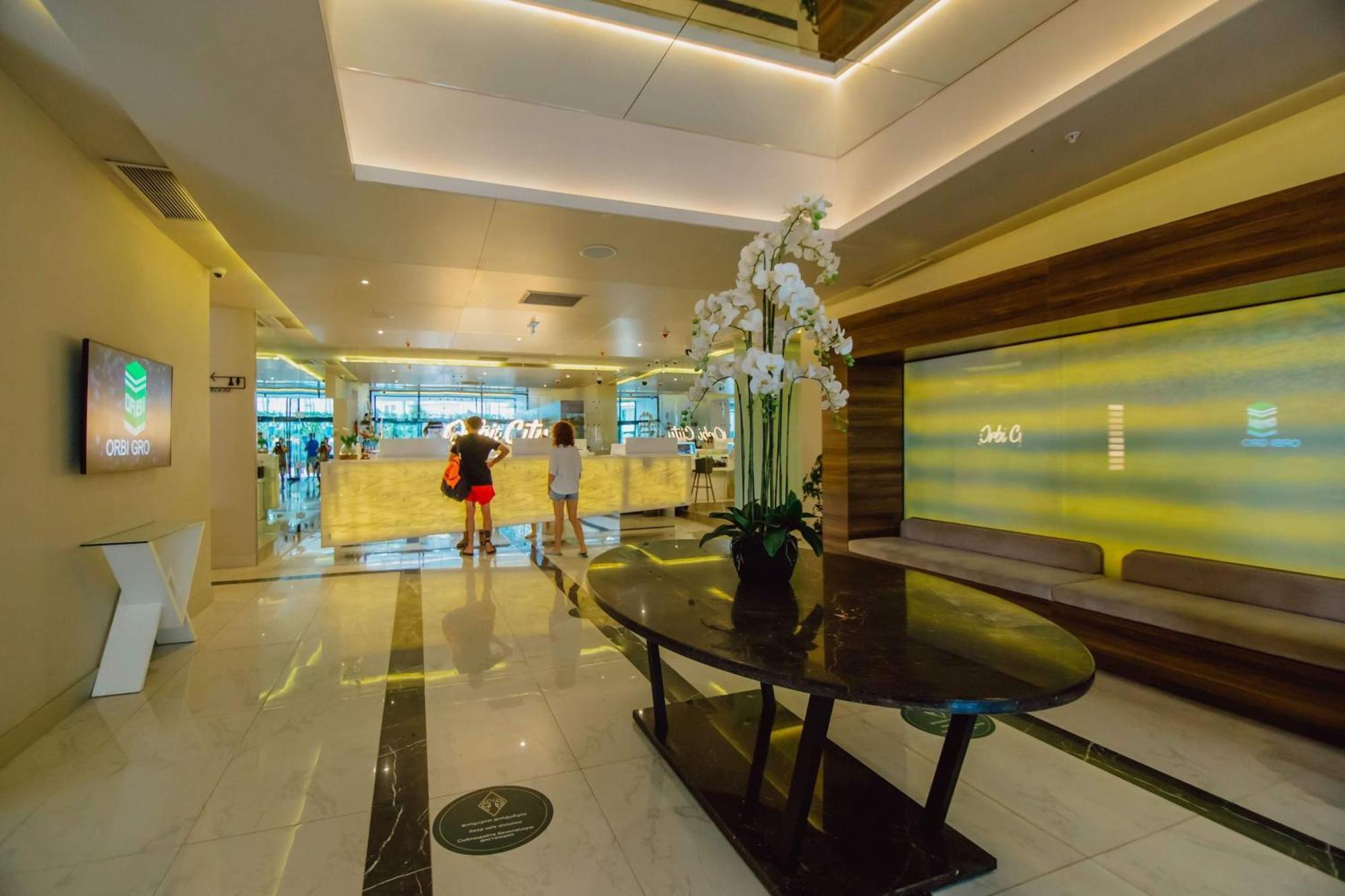 Aparthotel Orbi City Center Sea View Batumi Exteriér fotografie